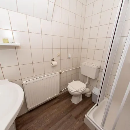 بيت ضيافة Gaestehaus-pension Familie Dwars